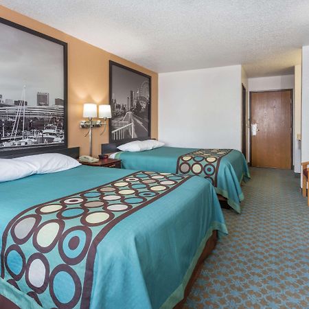 Super 8 By Wyndham Bourbonnais/Kankakee Area Bagian luar foto