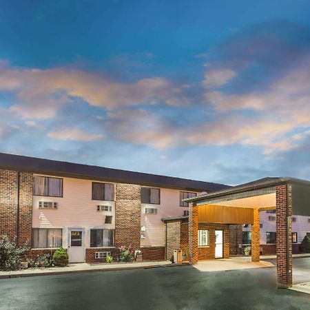 Super 8 By Wyndham Bourbonnais/Kankakee Area Bagian luar foto