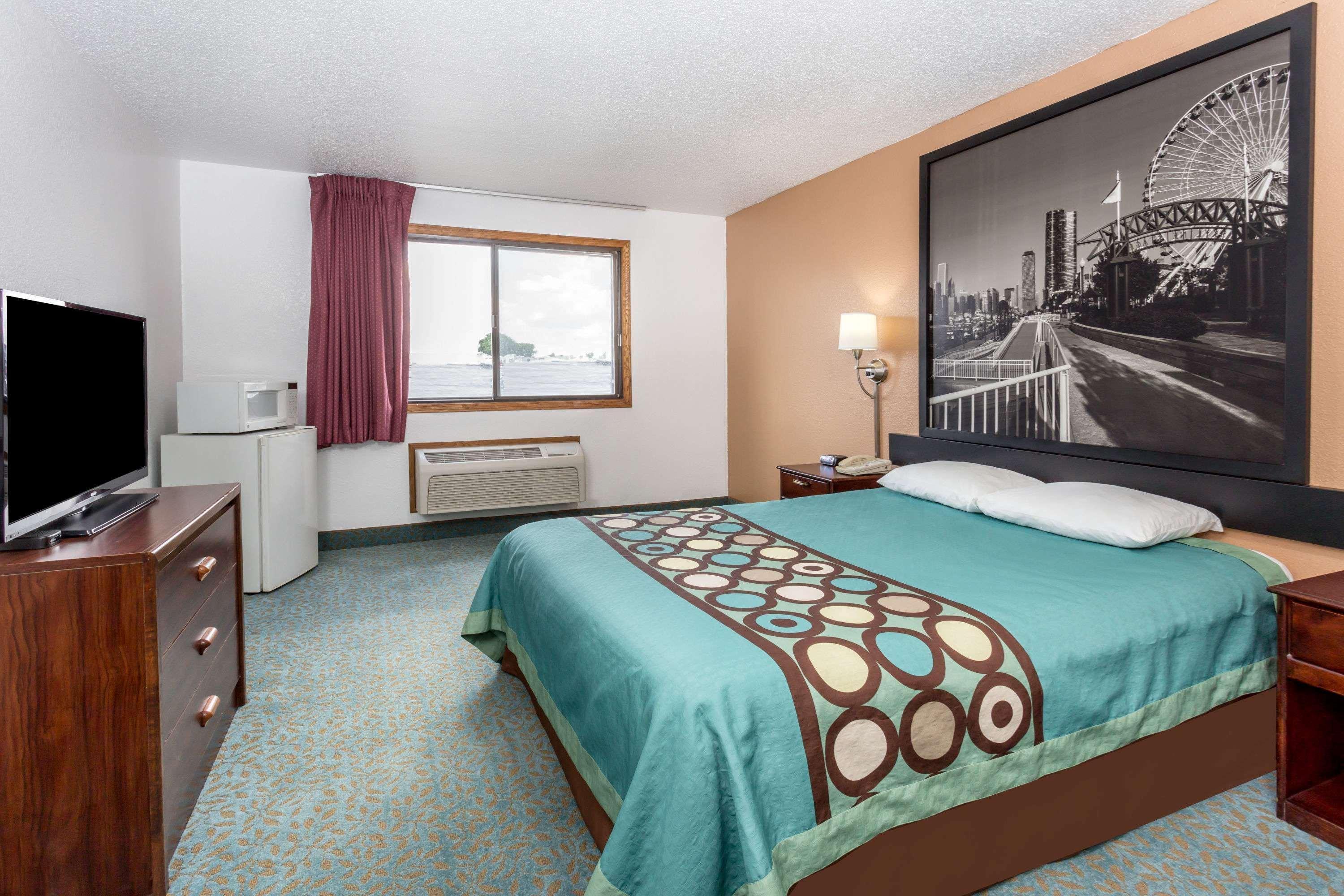 Super 8 By Wyndham Bourbonnais/Kankakee Area Bagian luar foto