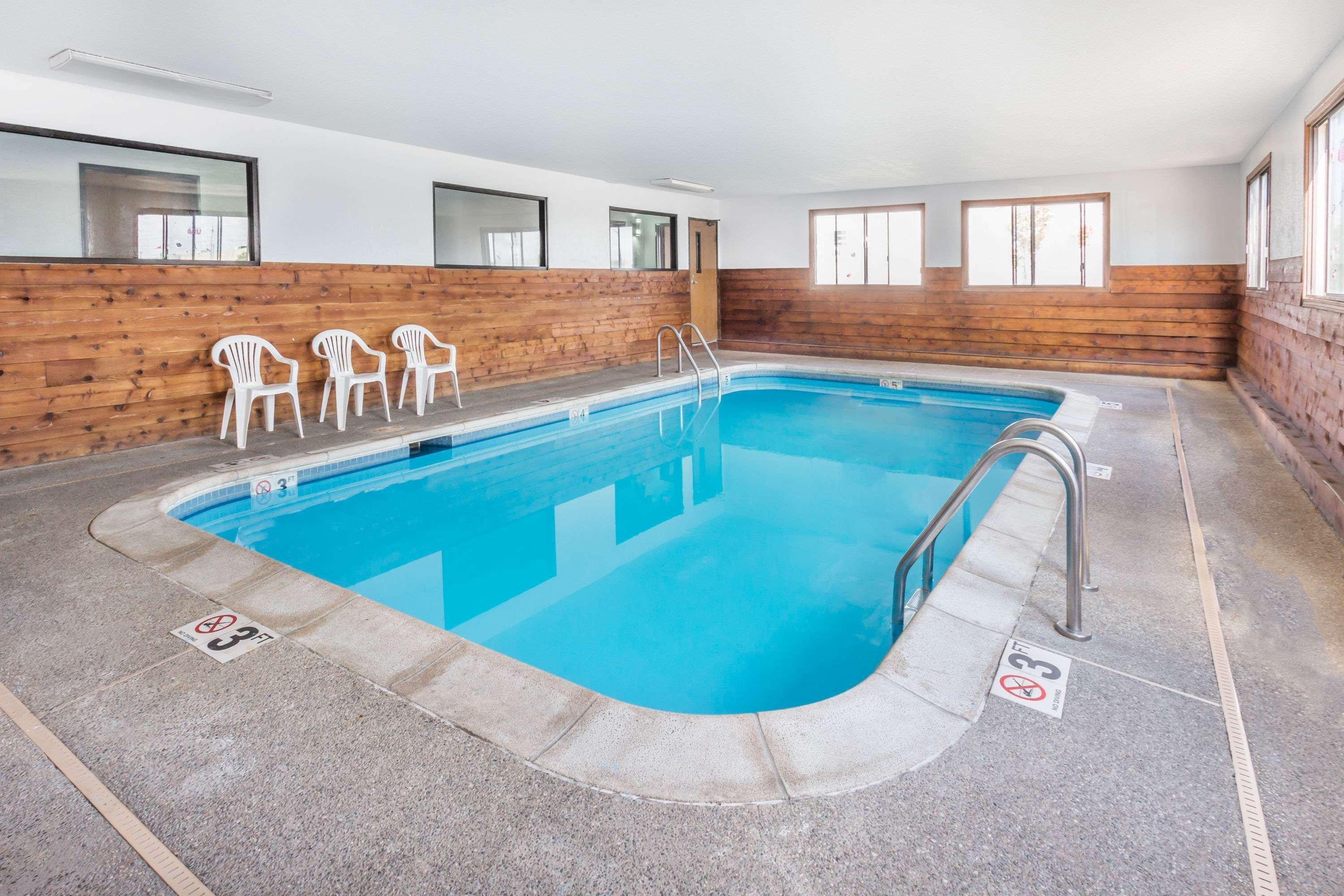 Super 8 By Wyndham Bourbonnais/Kankakee Area Bagian luar foto